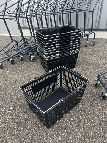 Lot chariots+ paniers superette