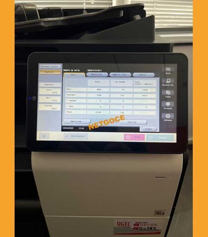 Photocopieur couleur multitache d’occasion.