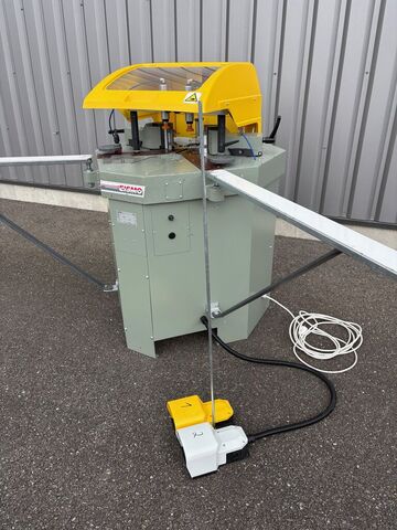 Sertisseuse d’angles pneumatique Eismo Netgoce